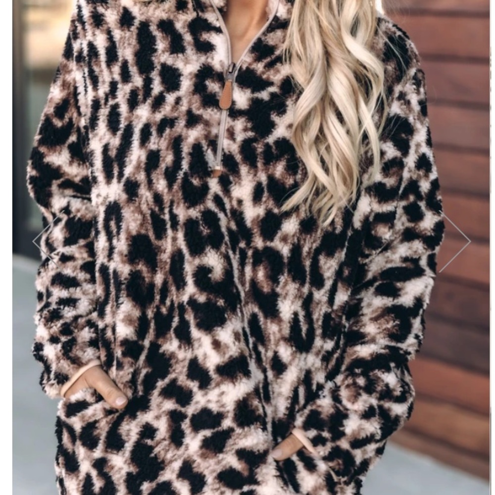 Pink Lily leopard brown sherpa pullover size small